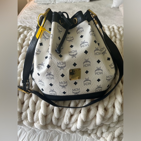 MCM blue and white viestos bucket bag just reduced 100$ - Picture 2 of 7